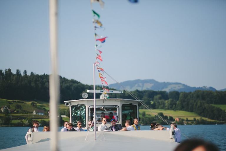 Apéro auf dem Deck des Party-Schiffs der Kibag AG auf dem Zürichsee nach der Hochzeits-Zeremonie.